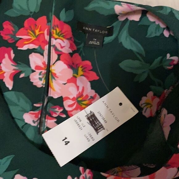 Ann Taylor | PETITE FLORAL LANTERN SLEEVE SHIFT DRESS IN WOODSY GREEN NWT | 14 - Picture 8 of 13